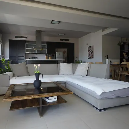 Zoe' S Place In Chania *